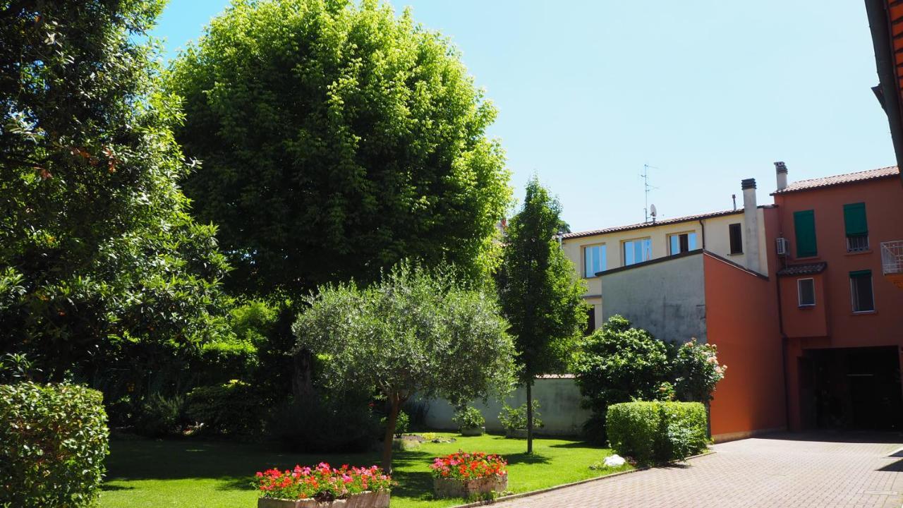 Bed and Breakfast R&B Giardino 34 à Forlì Extérieur photo